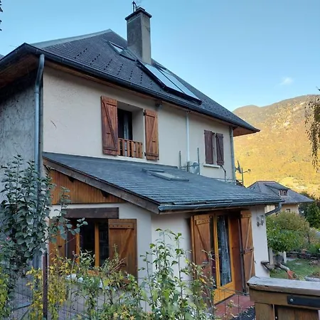 Les Marmottes Apartment *
